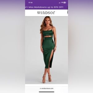 Hunter green windsor dress with slit and cut out  size medium.